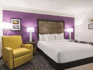 Alexandria Hotel | La Quinta by Wyndham Alexandria Airport
