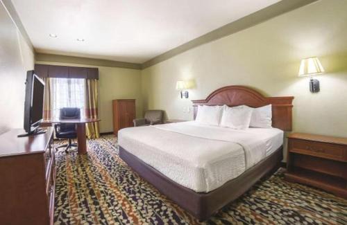 Belton Hotel | La Quinta by Wyndham Belton - Temple South