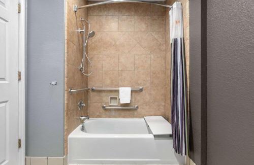 Belton Hotel | La Quinta by Wyndham Belton - Temple South