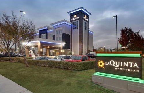 Dallas Hotel | La Quinta by Wyndham Dallas Love Field