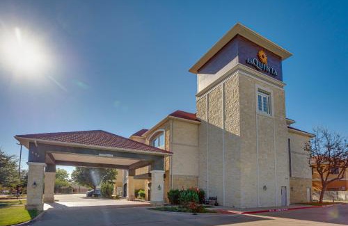 Granbury Hotel | La Quinta by Wyndham Granbury