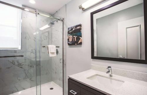 Downtown Baltimore Hotel | La Quinta by Wyndham Inner Harbor Downtown