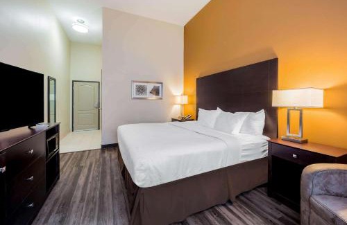 Marshall Hotel | La Quinta by Wyndham Marshall