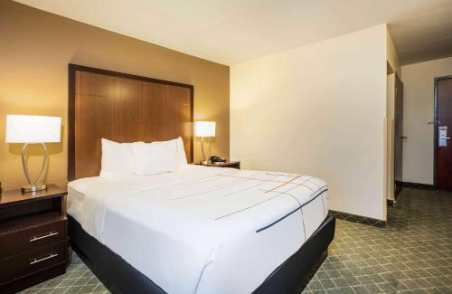 Parkrose Hotel | La Quinta by Wyndham Portland Airport