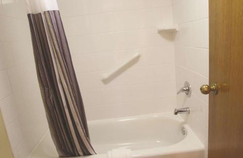 Deerfield Beach Hotel | La Quinta I-95 Deerfield Beach - Next to The Home Depot & Behind The Wawa