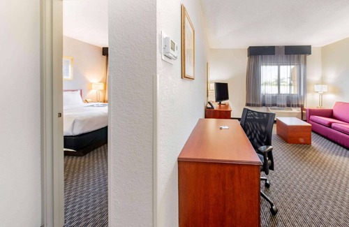 Survey Creek Hotel | La Quinta Inn by Wyndham Ft. Lauderdale Tamarac East