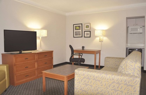 Knox - Henderson Hotel | La Quinta Inn by Wyndham Dallas Uptown