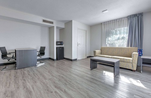 Knox - Henderson Hotel | La Quinta Inn by Wyndham Dallas Uptown