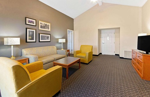 Southside Hotel | La Quinta Inn by Wyndham Santa Fe