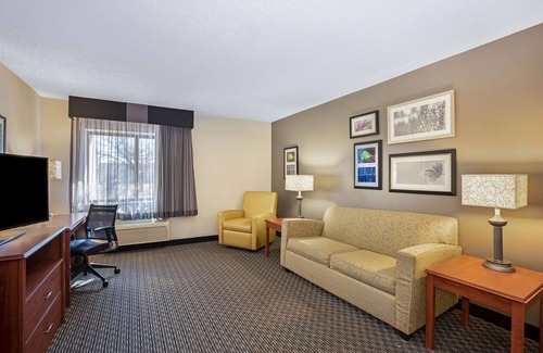 North Little Rock Hotel | La Quinta Inn & Suites by Wyndham N Little Rock-McCain Mall