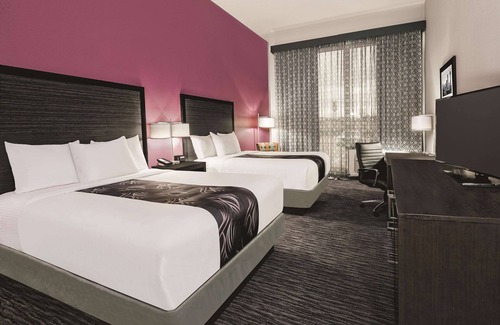 Grand Prairie Hotel | La Quinta Inn & Suites by Wyndham Dallas Grand Prairie North