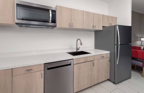 Coralville Hotel | La Quinta Inn & Suites by Wyndham Coralville Iowa City