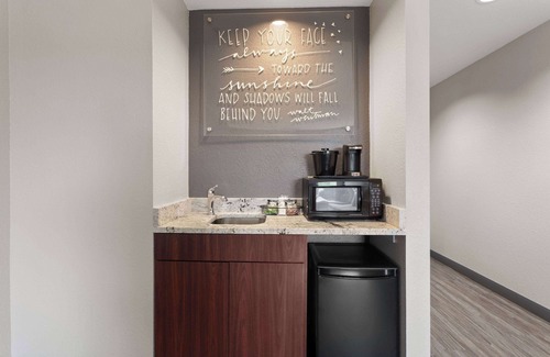 Fort Pierce Hotel | La Quinta Inn & Suites by Wyndham Ft. Pierce