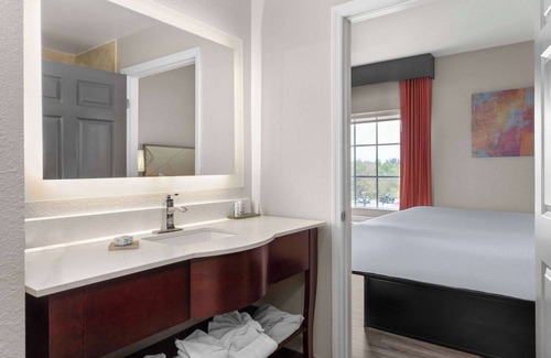 Fort Pierce Hotel | La Quinta Inn & Suites by Wyndham Ft. Pierce