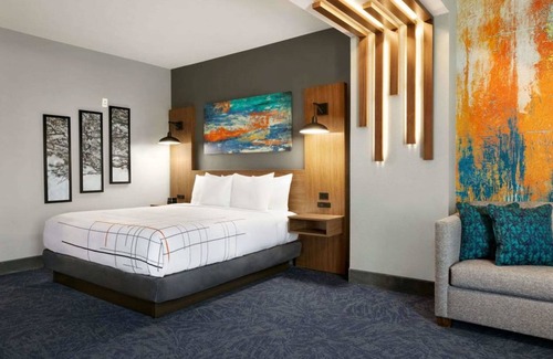 Buechel Hotel | La Quinta Inn & Suites by Wyndham Louisville NE/Old Henry Rd