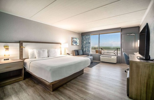 Avon By The Sea Hotel | La Quinta Inn & Suites by Wyndham Cocoa Beach Oceanfront