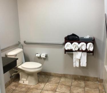 Jeffersontown Hotel | La Quinta Inn & Suites by Wyndham Louisville East