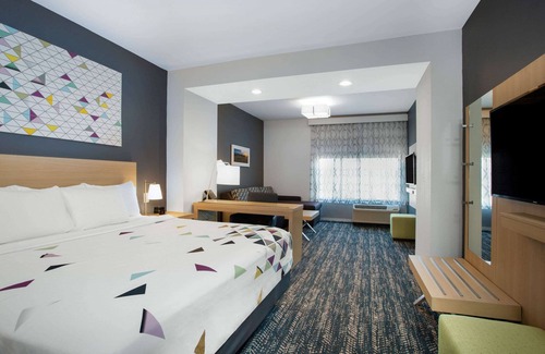 Yorkshire Hotel | La Quinta Inn & Suites by Wyndham Manassas Va-Dulles Airport