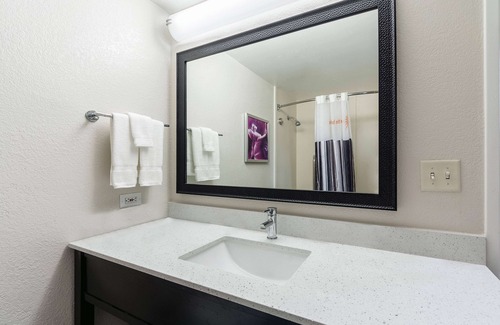 Arsenal Hotel | La Quinta Inn & Suites by Wyndham San Antonio Downtown