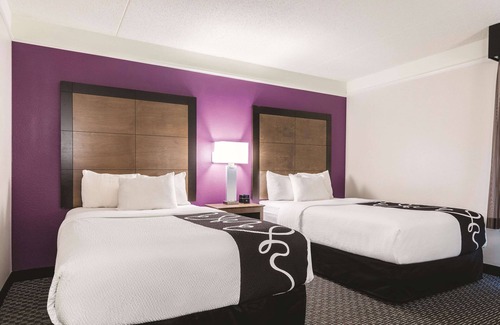 Alexandria Hotel | La Quinta Inn & Suites by Wyndham Alexandria Airport