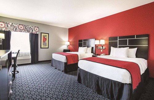 Hutchins Hotel | La Quinta Inn & Suites by Wyndham Dallas - Hutchins