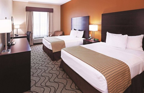 Marshall Hotel | La Quinta Inn & Suites by Wyndham Marshall