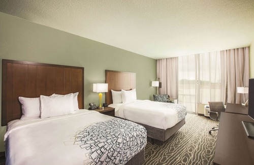 Greenwich Hotel | La Quinta Inn & Suites by Wyndham Wichita Northeast