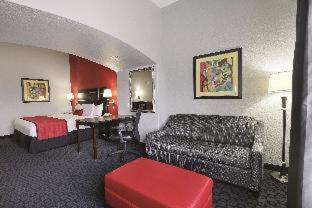 Hutchins Hotel | La Quinta Inn & Suites by Wyndham South Dallas - Hutchins
