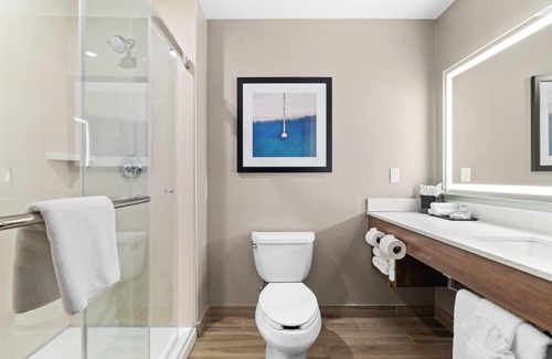 Beach Hill - Beach Flats Hotel | La Quinta Inn & Suites by Wyndham Santa Cruz