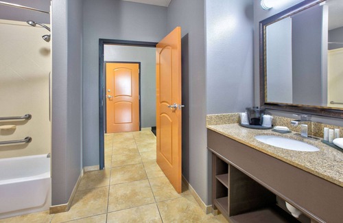 Bryant Hotel | La Quinta Inn & Suites by Wyndham Little Rock - Bryant