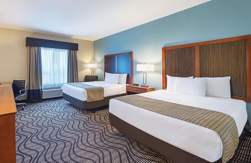 Mathis Hotel | La Quinta Inn & Suites by Wyndham Mathis