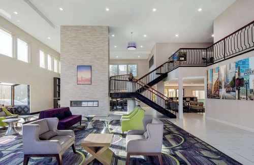 Hayward Hotel | La Quinta Inn & Suites by Wyndham Oakland - Hayward