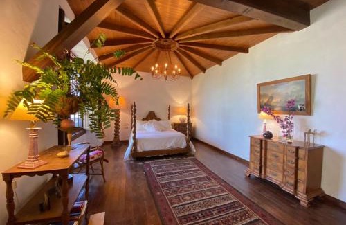 Frontera Bed & Breakfast | La Rayuela Suites