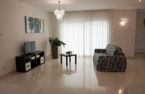 Caldiero Apartment | La Rocca House-Openspace