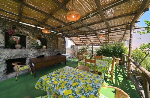 Ischia Porto Bed & Breakfast | La Rosa - Luxury B&B