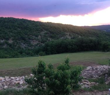 Cahors House | La Roulotte CLERELU - Du domaine des Ramonets