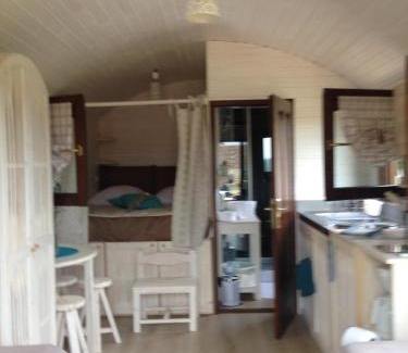 Cahors House | La Roulotte CLERELU - Du domaine des Ramonets