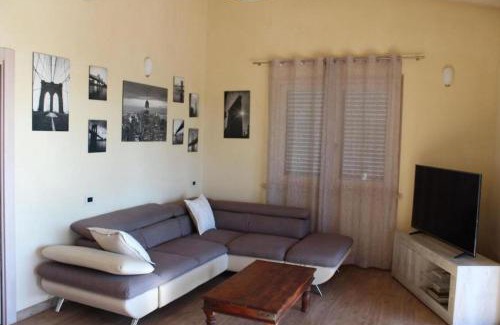 Corsanico House | La Sassaiola by Nicola Real Estate