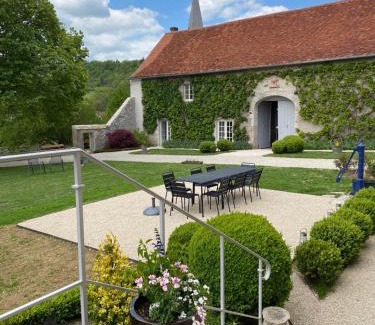 Lusigny-sur-Ouche Bed & Breakfast | La SAURA