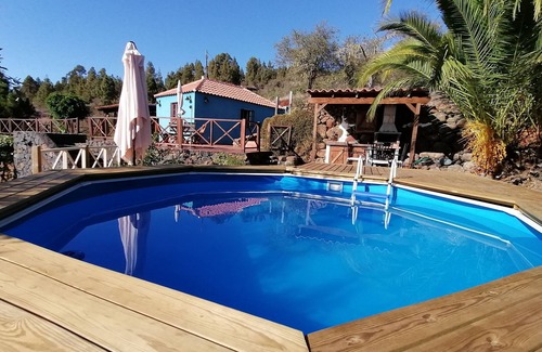 Tijarafe Cottage | La Somadita Tinizara, an intimate Canarian house with views of the sea and the mountains.