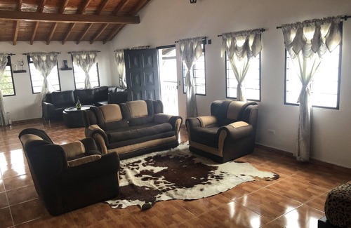 Medellin Villa | La sucursal del cielo only 20 minutes from downtown medellin.