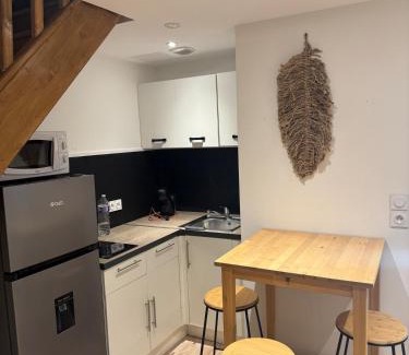 Roubaix Apartment | La suite dorée