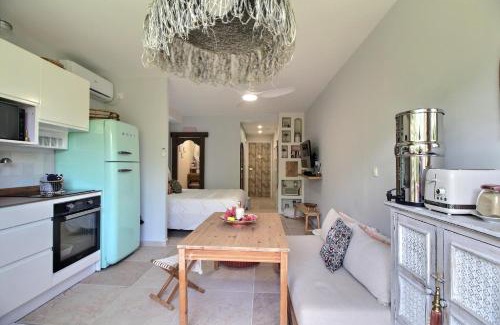 Anse des Rochers Apartment | La Suite Serendipity piscine et plage