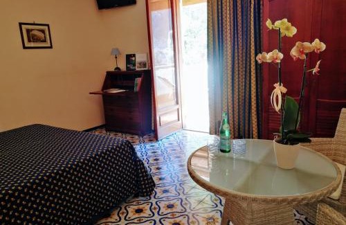 Laurito House | La Taverna del Leone