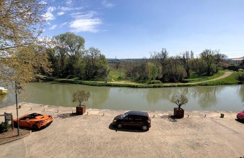 La Redorte Apartment | La terrasse du Canal, appartement pour 5 personnes