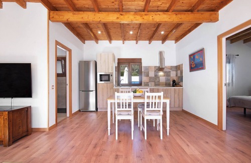 La Solana Villa | 'La Tirajanera 2' with Mountain Views, Shared Pool and Wi-Fi