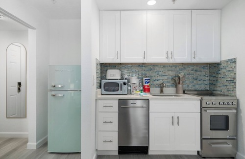 Pass-a-Grille Historic District Apartment | La Tortuga Historic Pass A Grille St Pete Beach 79