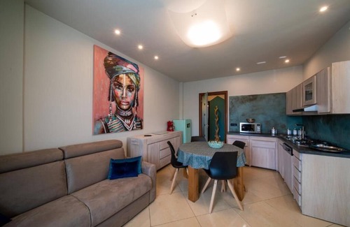 Aosta Apartment | La Tour Apartment - Blue Moon