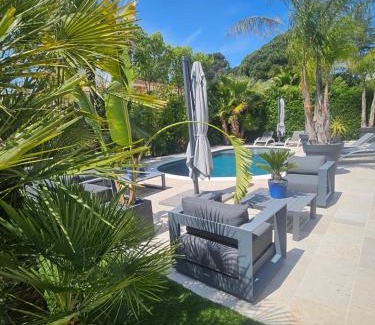 Mandelieu-La-Napoule Apartment | La Villa 155 superbe appartement centre ville avec piscine