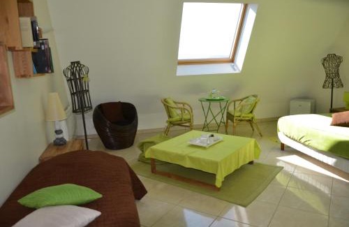 Saint-Quentin-Lamotte-Croix-au-Bailly Bed & Breakfast | La Villa Antalya
